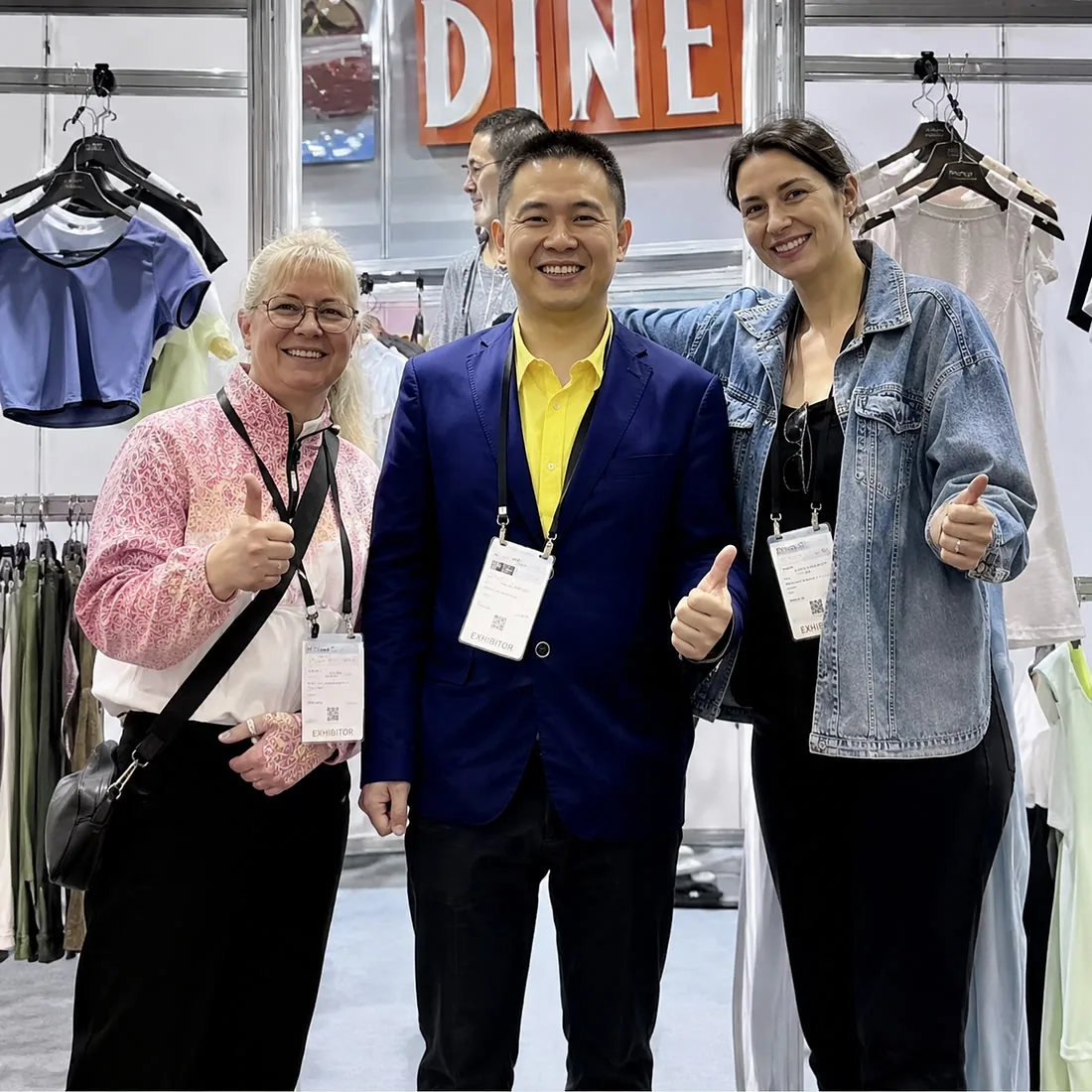 Buyer meeting at the booth